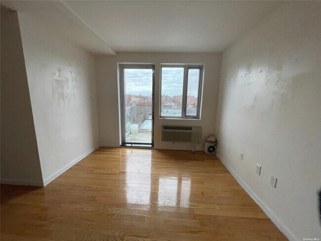 Building Photo - 8106 Dongan Ave