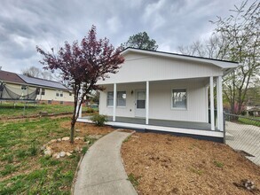 Building Photo - West Asheville Bungalow