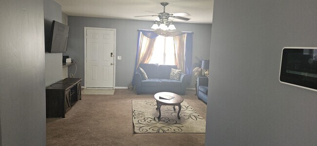 Building Photo - 312 Joe Walding Dr