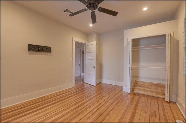 Building Photo - 1420 Hawthorne St