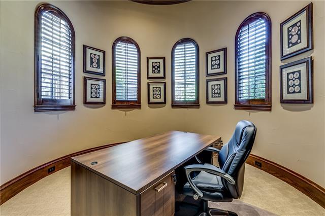 Building Photo - 4927 Oak Knoll Ln