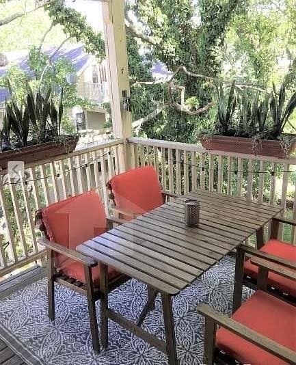 Building Photo - 6 Poplar Rd