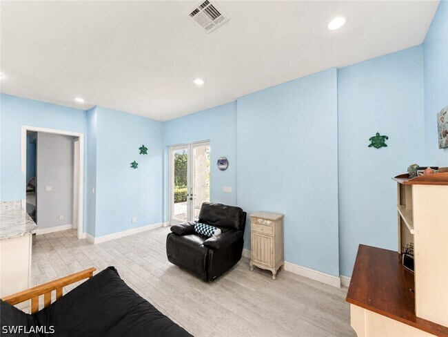 Building Photo - 10919 Parnu St
