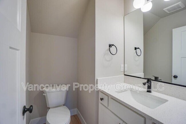 Building Photo - 2351 E Otter Lp