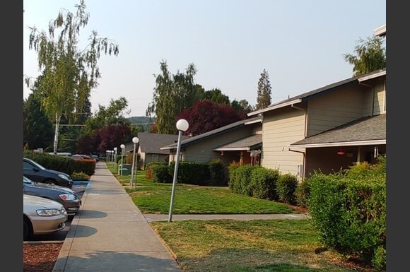 Primary Photo - 1100 Fruitdale Dr