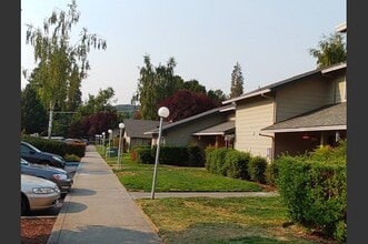 Building Photo - 1100 Fruitdale Dr