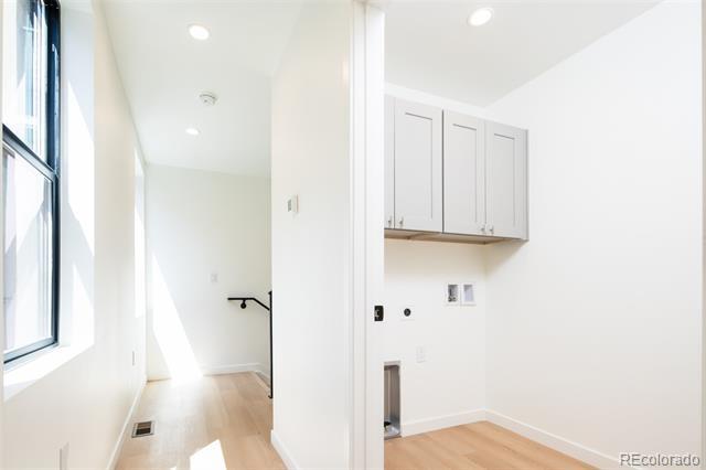 Building Photo - 267 S Jackson St