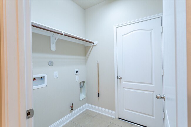 Building Photo - 22314 Sheldonwood Court