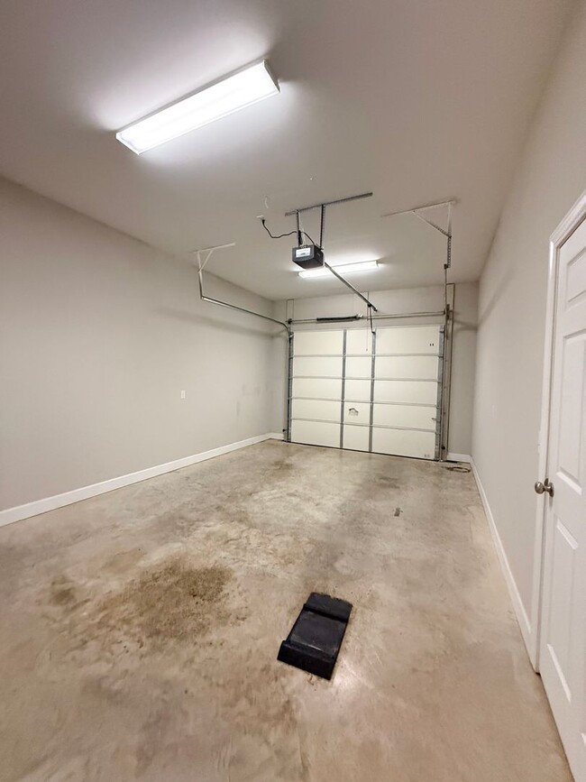 Building Photo - 2 Bedroom / 2 Bath House in Cookeville, TN!