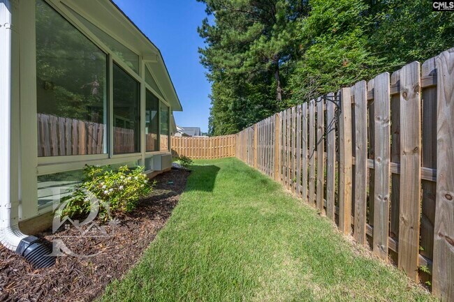 Building Photo - 1039 Glencroft Dr