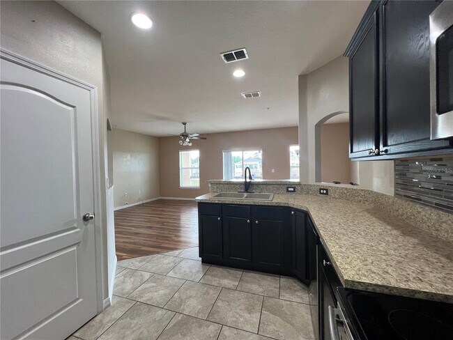 Building Photo - 2137 Betsy Ross Ln
