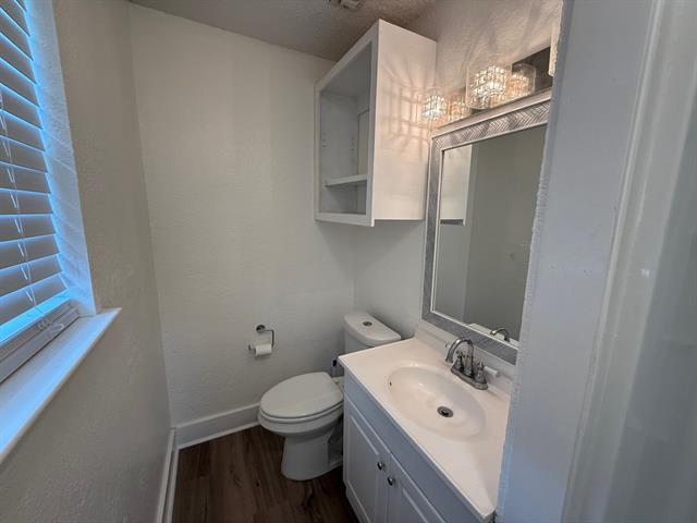 Building Photo - 231 Redbud St