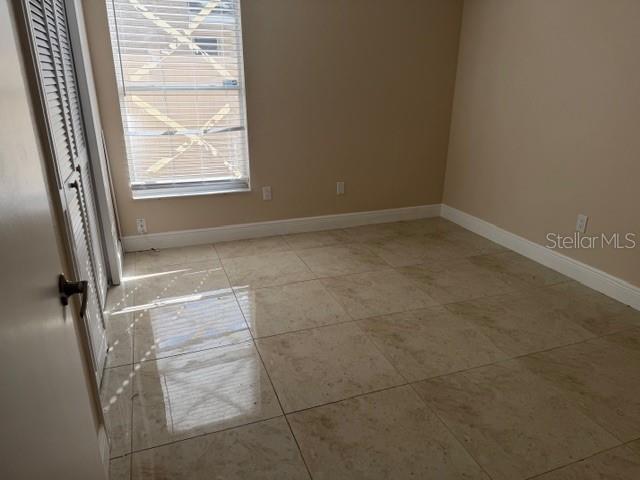 Building Photo - 2419 Rolling Broak Dr