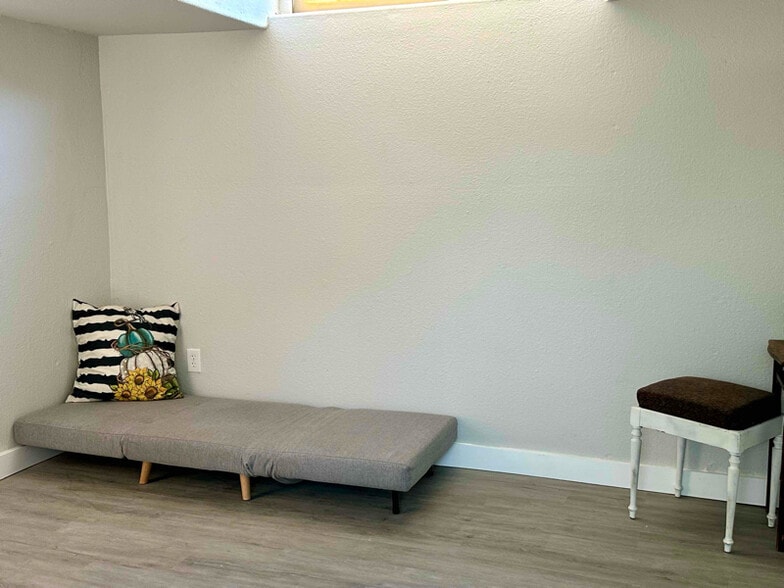 Building Photo - 357 E Putnam Ave