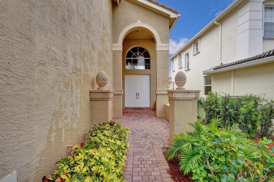 Building Photo - 8876 Sandy Crest Ln