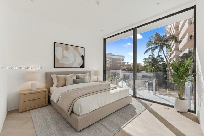 Building Photo - 5 Grove Isle Dr