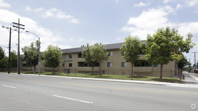 Building Photo - 314 S Rose St