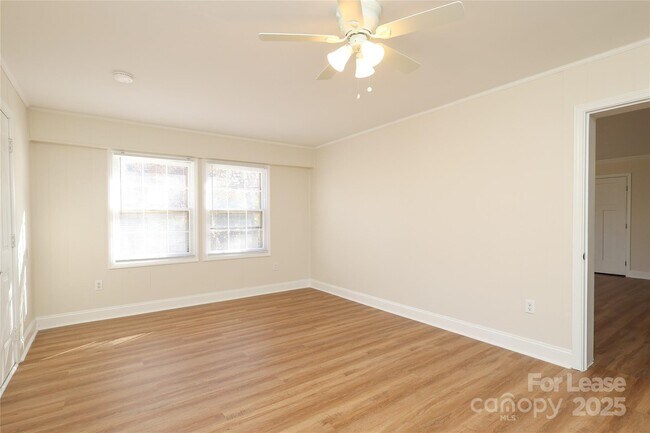 Building Photo - 937 Green Cir Dr