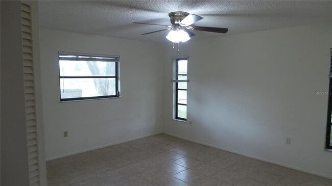Building Photo - 1286 Golden Oak Dr