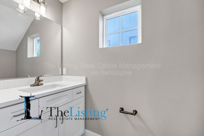 Building Photo - 39 SE 15th Terrace