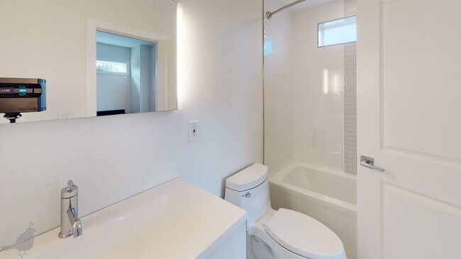 Building Photo - 1103 9th St NE