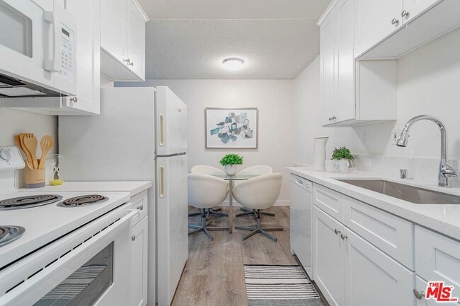 Building Photo - 1833 Normandie Ave