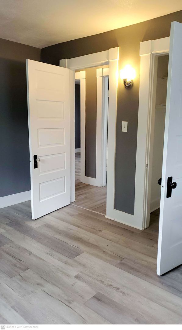 Building Photo - HALF OFF 2nd month rent! Beautiful 3 bed 1...