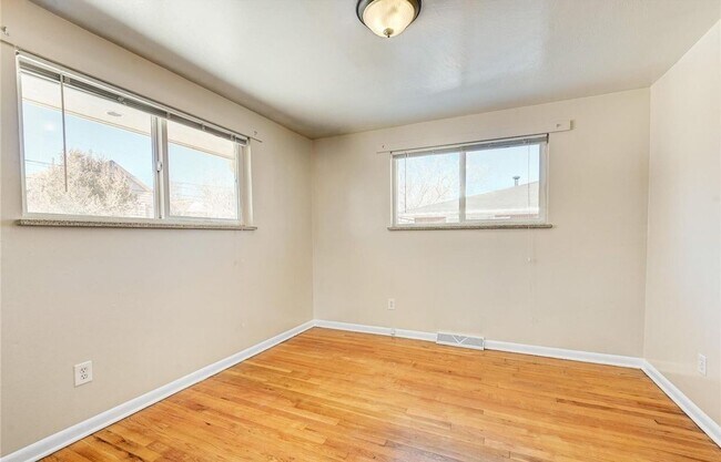 Building Photo - 87 Newland Ct