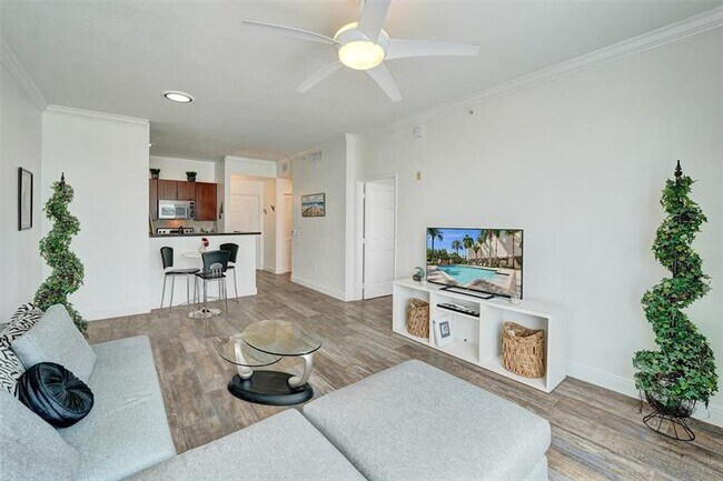 Building Photo - 2401 NE 65th St
