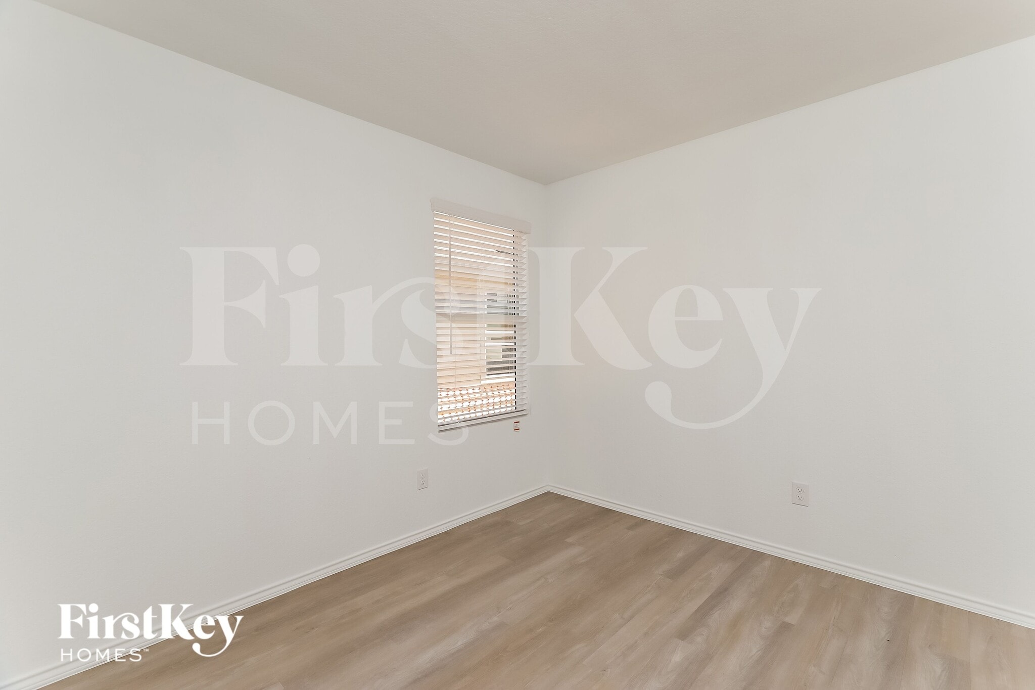Building Photo - 10643 Erinita Way