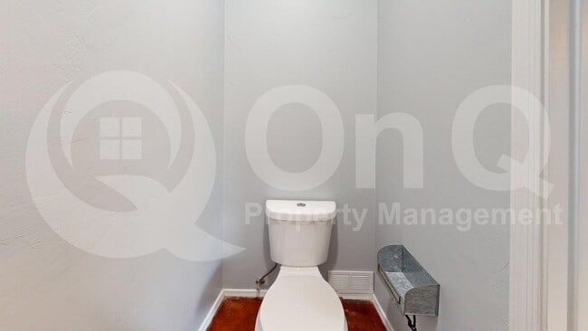 Building Photo - 1419 W Red Creek Dr