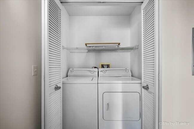 Building Photo - 50 S Grove Ave