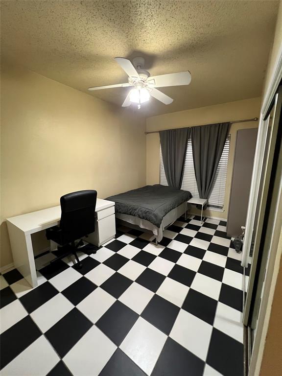 Building Photo - 806 W 24th St