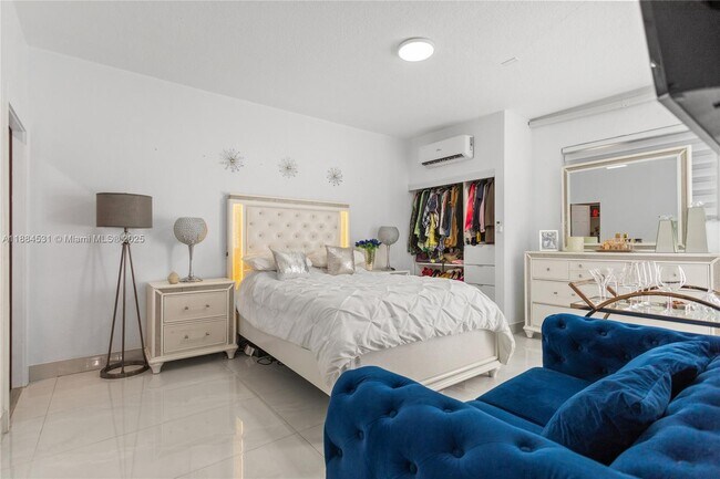 Building Photo - 8740 NW 153rd Terrace