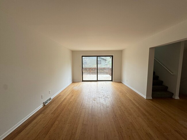 Building Photo - 201- 203 Briarcrest Ct