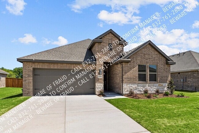 Building Photo - 2229 Maple Ridge Dr