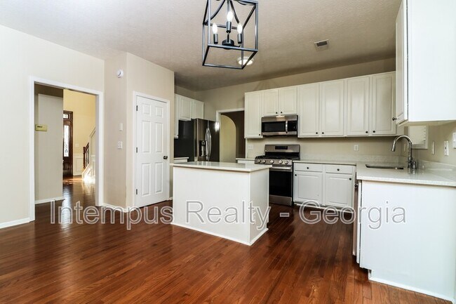 Building Photo - 3620 Bancroft Main NW