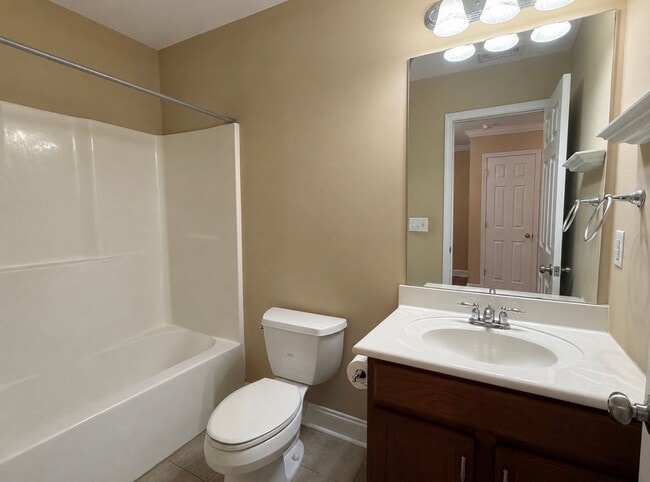 Building Photo - Beautiful Condo located in North Johnson City!