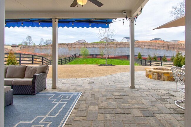 Building Photo - 409 Carmichael Cir