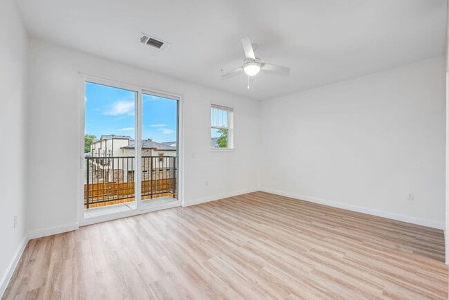 Interior Photo - Correo Place