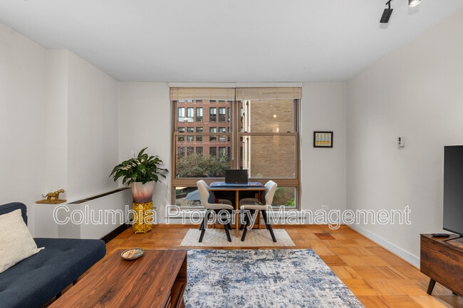 Building Photo - 1260 21st St NW