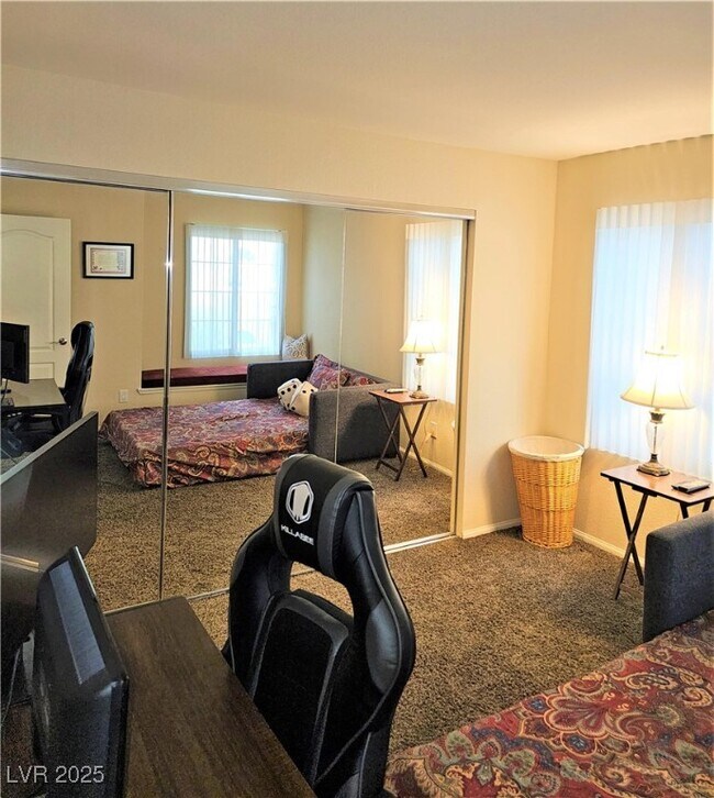 Building Photo - 3145 E Flamingo Rd