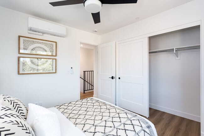 Building Photo - 2610-2612 Juan Street