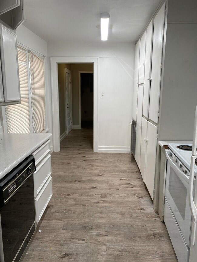 Building Photo - 2618 21st St