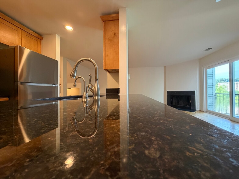 Building Photo - 10404 Parthenon Ct