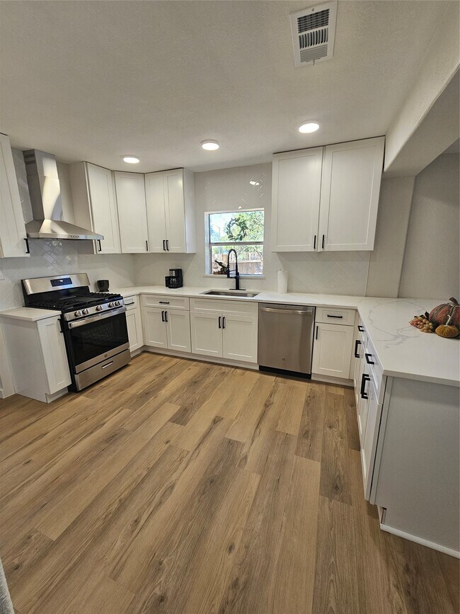 Building Photo - 3126 Ohio St