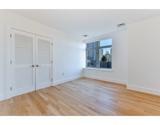 Building Photo - 425 Boylston St