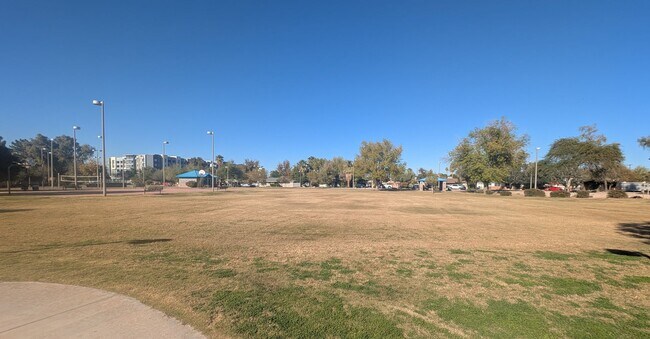 Building Photo - Less Than 1 Mile to ASU! 3 Bed / 2 Bath with Bonus room that can be an office or 4th bedroom!