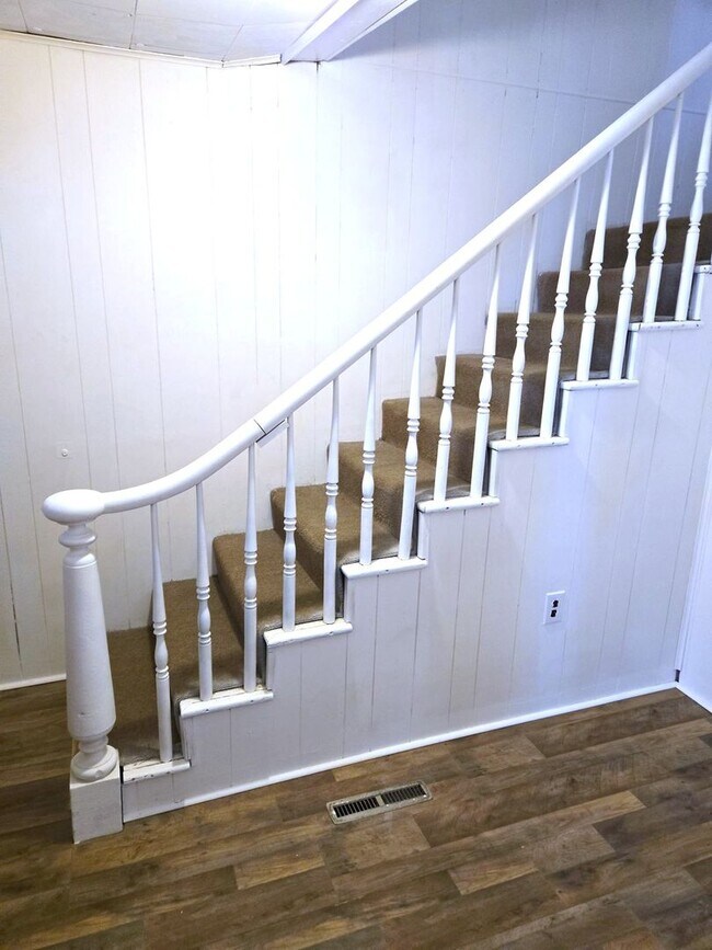 Building Photo - Spacious 3-bedroom single-family home in Chambersburg Borough