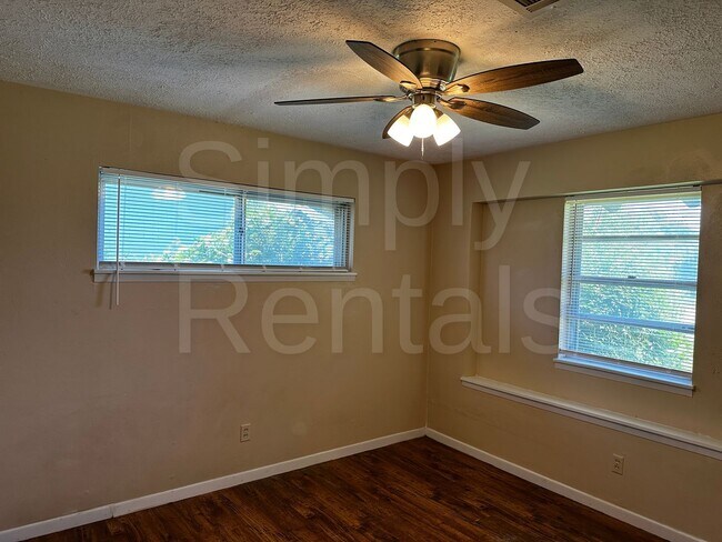 Building Photo - 214 Brookhaven Terrace